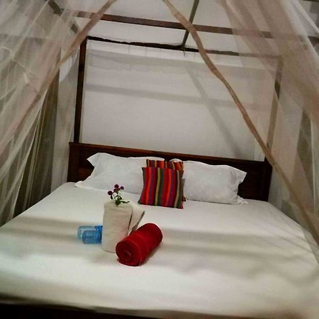 Canoe Beach Resort Tangalle Exterior photo