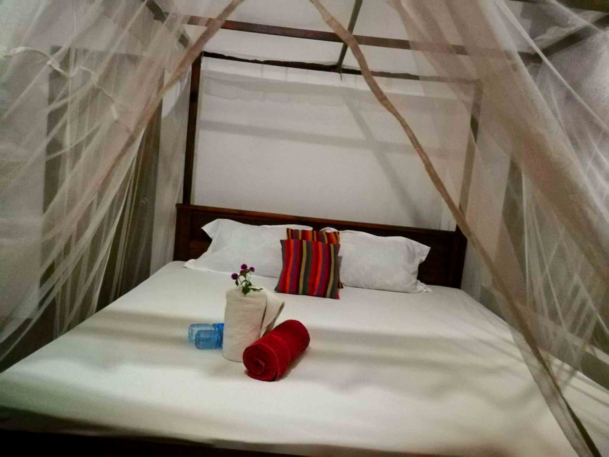 Canoe Beach Resort Tangalle Exterior photo